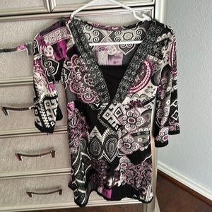 Size small patterned tunic top